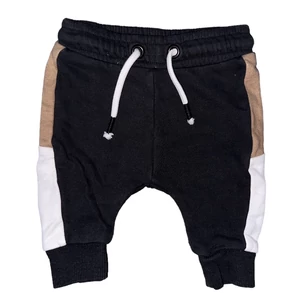 3-6 hó (68) Next szürke csíkos melegítőnadrág