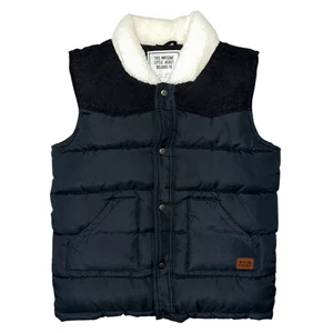 9 év (134) Matalan bélelt mellény