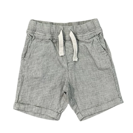 3-4 év (98-104) Tu csíkos rövidnadrág